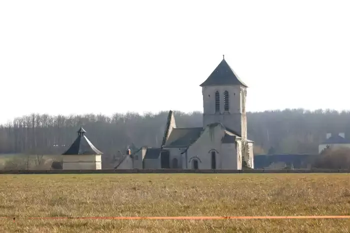 L'abbaye d'Asnière sur la randonnée Montreuil-Bellay