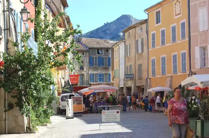 Buis-les-Baronnies jour de marché