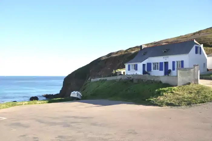 La buvette de Pors-Théolen face à l'Océan