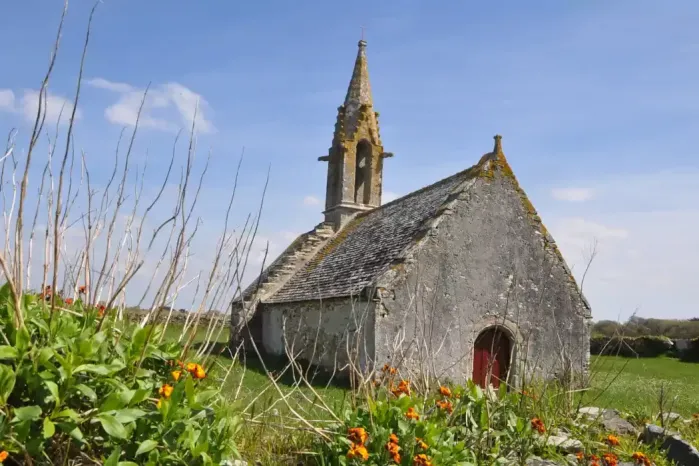 Chapelle Saint-Vio sur la randonnée à Saint-Jean-Trolimon