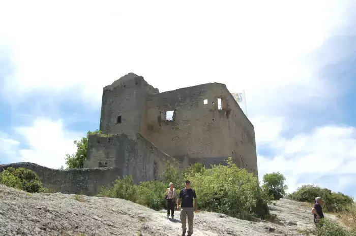 Château des comtes de Toulouse à Vaison-la-Romaine