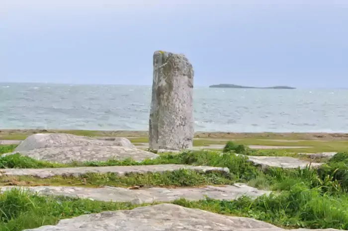 Le dolmen des pierres plates à Locmariaquer