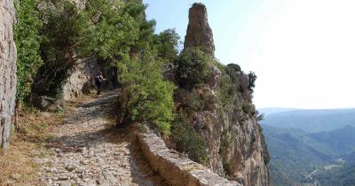 Escalou randonnee saint guilhem desert 1200