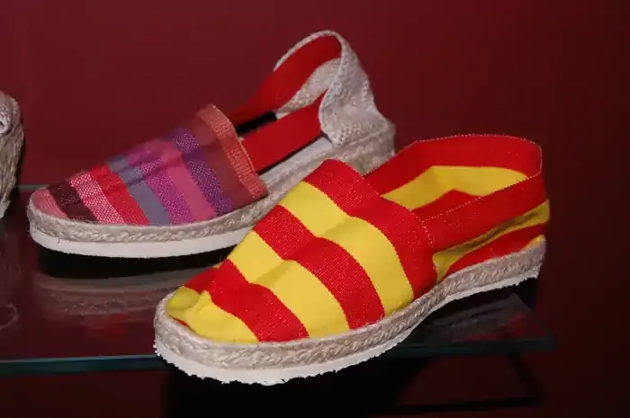 Espadrille aux couleurs du drapeau Catalan