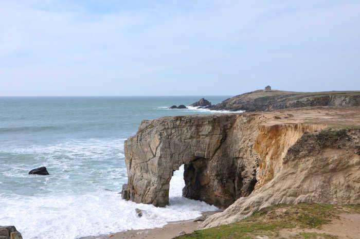 Les falaises de la presqu'île de Quiberon dans le Morbihan