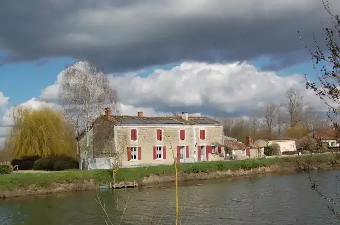 Une ferme maraîchine sur la randonnée à Coulon