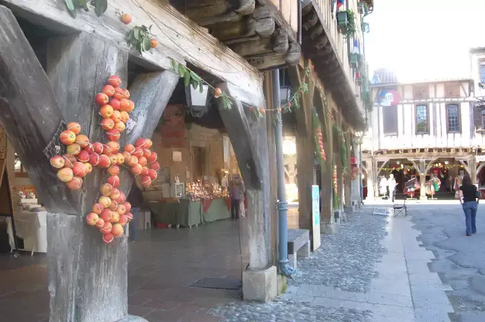 Fête de la pomme place des couverts à Mirepoix