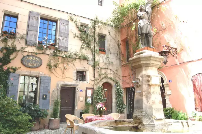 Fontaine de la place Jeanne d'Arc à Forcalquier