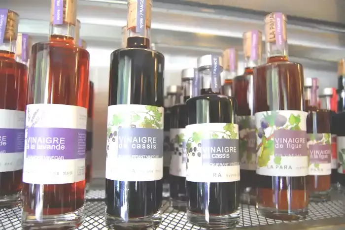 Gamme de vinaigres, lavande ou figue, au magasin Para