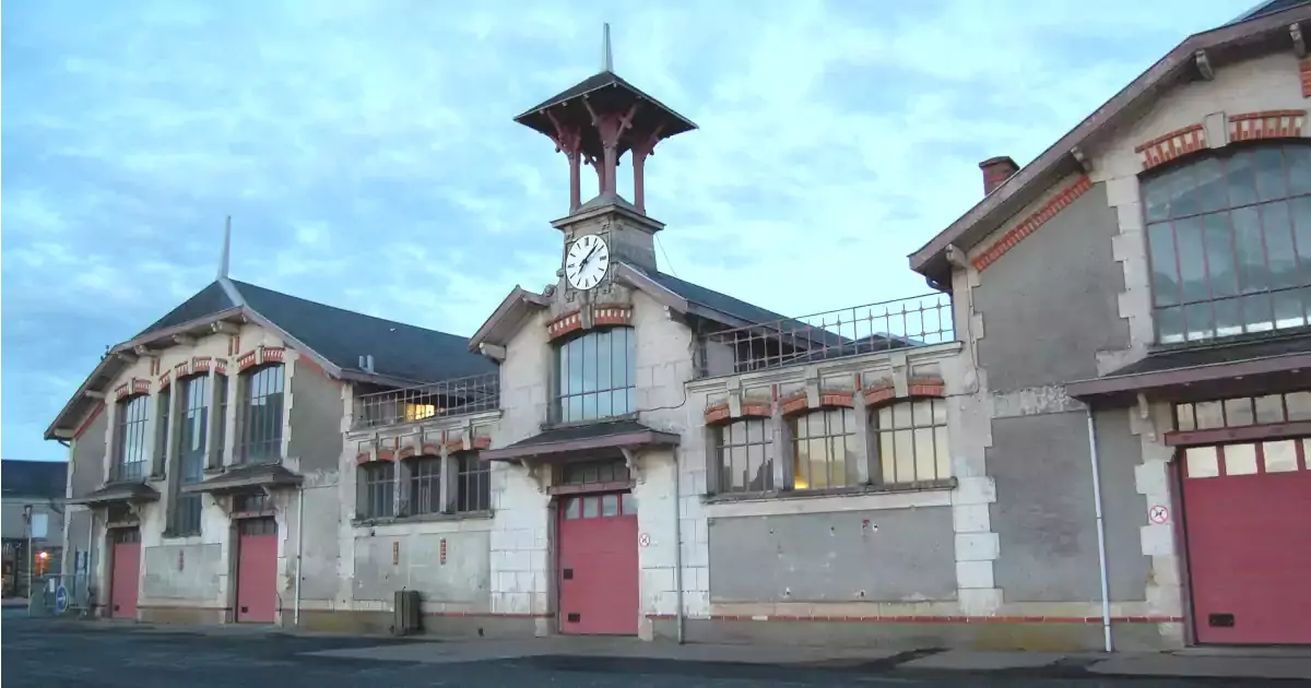 La halle du marché place Lavault à Thouars