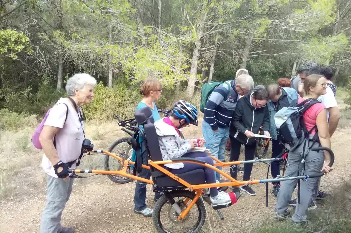 Initiative de randonnée en joelette de l'association Gée-Aude en Occitanie