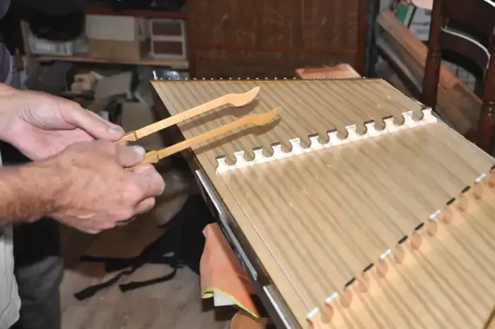 Mailloches en bois utilisées pour frapper cordes du Dulcimer