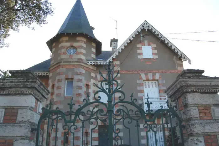 Maison beourgeoise sur la randonnée du sentier des douaniers à Pornic