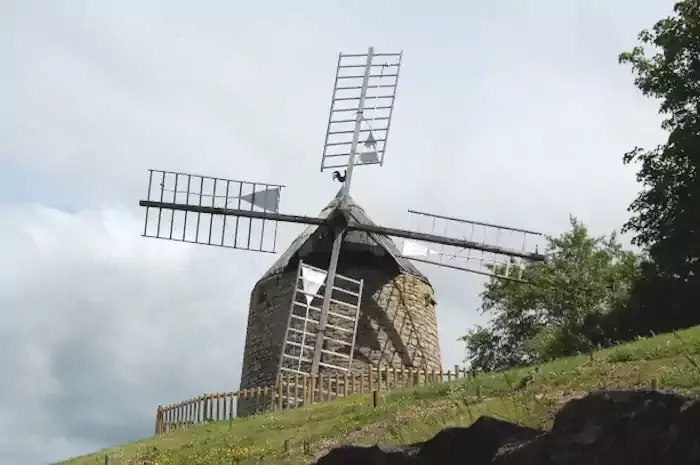 Moulin à vent de la Salette à Lautrec