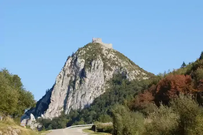 Le pog du château cathare de Montségur