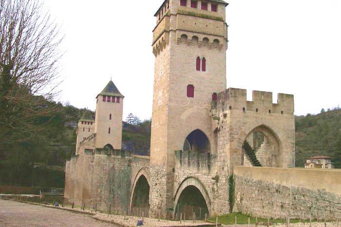 Le pont Valentré à Cahors dans le Lot