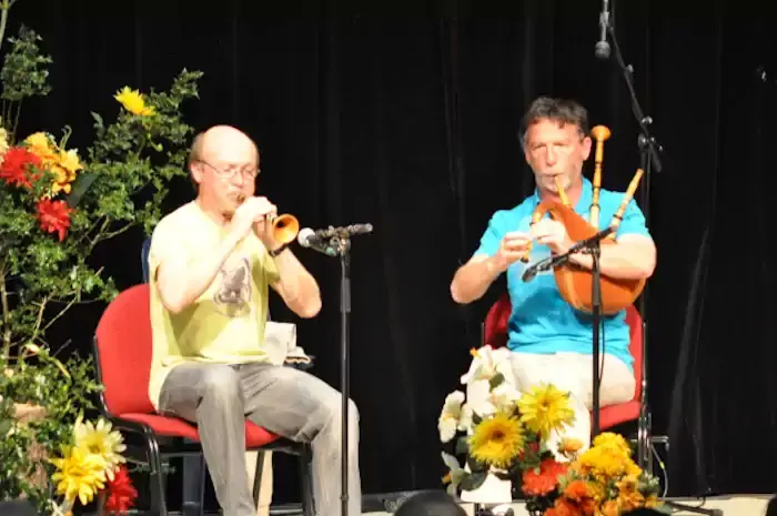 Sonneurs bretons à la fest noz de Châteauneuf--du-Faou