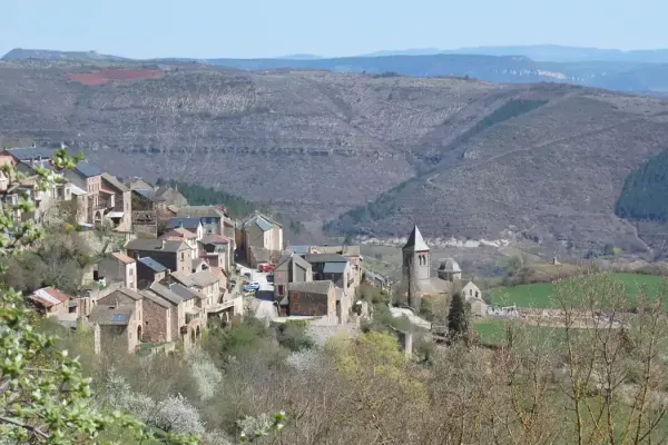 Visite du village de Montjaux